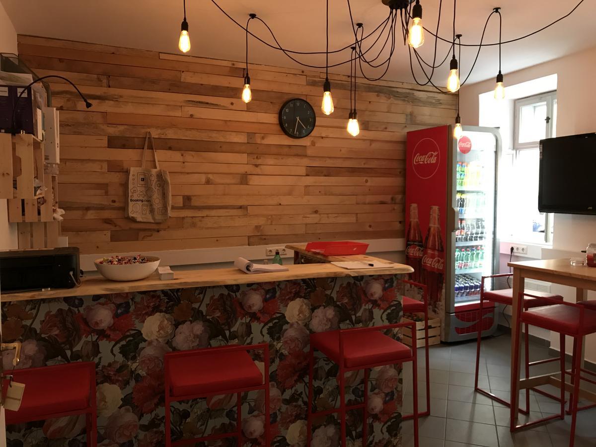 Boutique Hostel Zum Goldenen Kegel Відень Екстер'єр фото