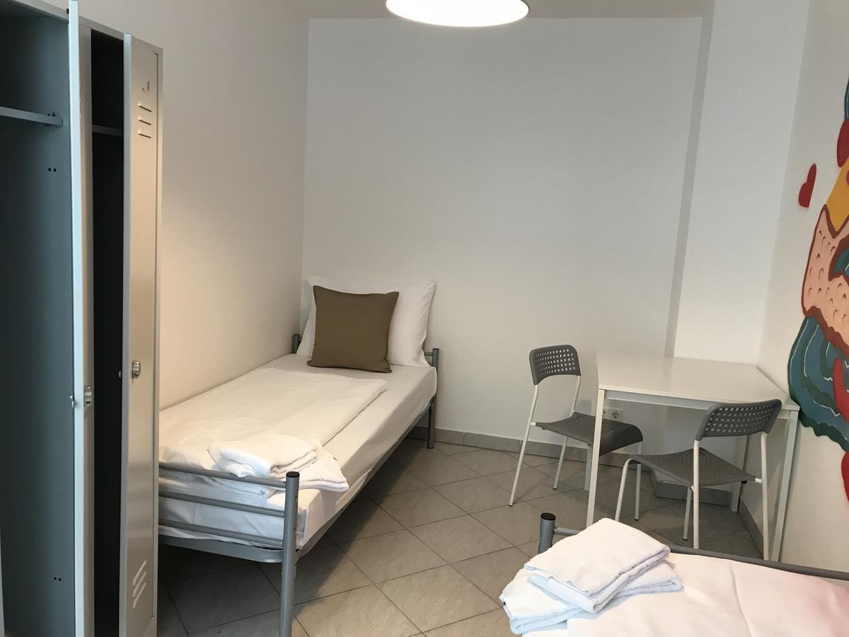 Boutique Hostel Zum Goldenen Kegel Відень Екстер'єр фото