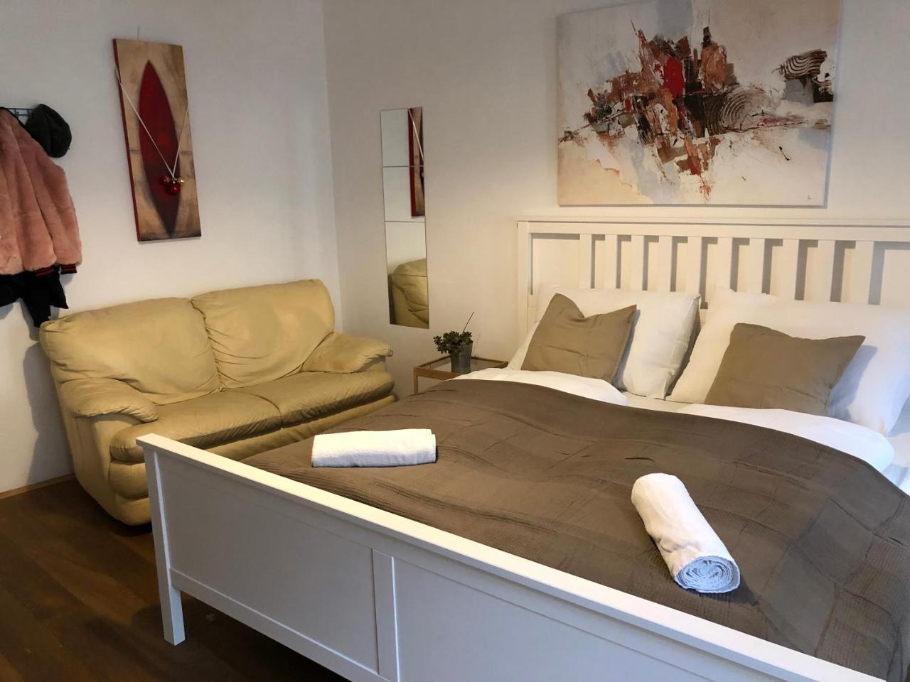 Boutique Hostel Zum Goldenen Kegel Відень Екстер'єр фото
