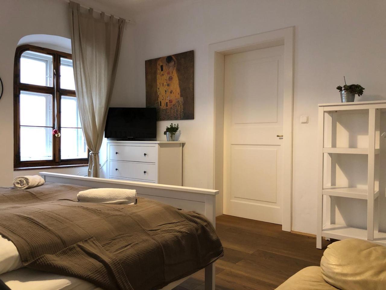 Boutique Hostel Zum Goldenen Kegel Відень Екстер'єр фото